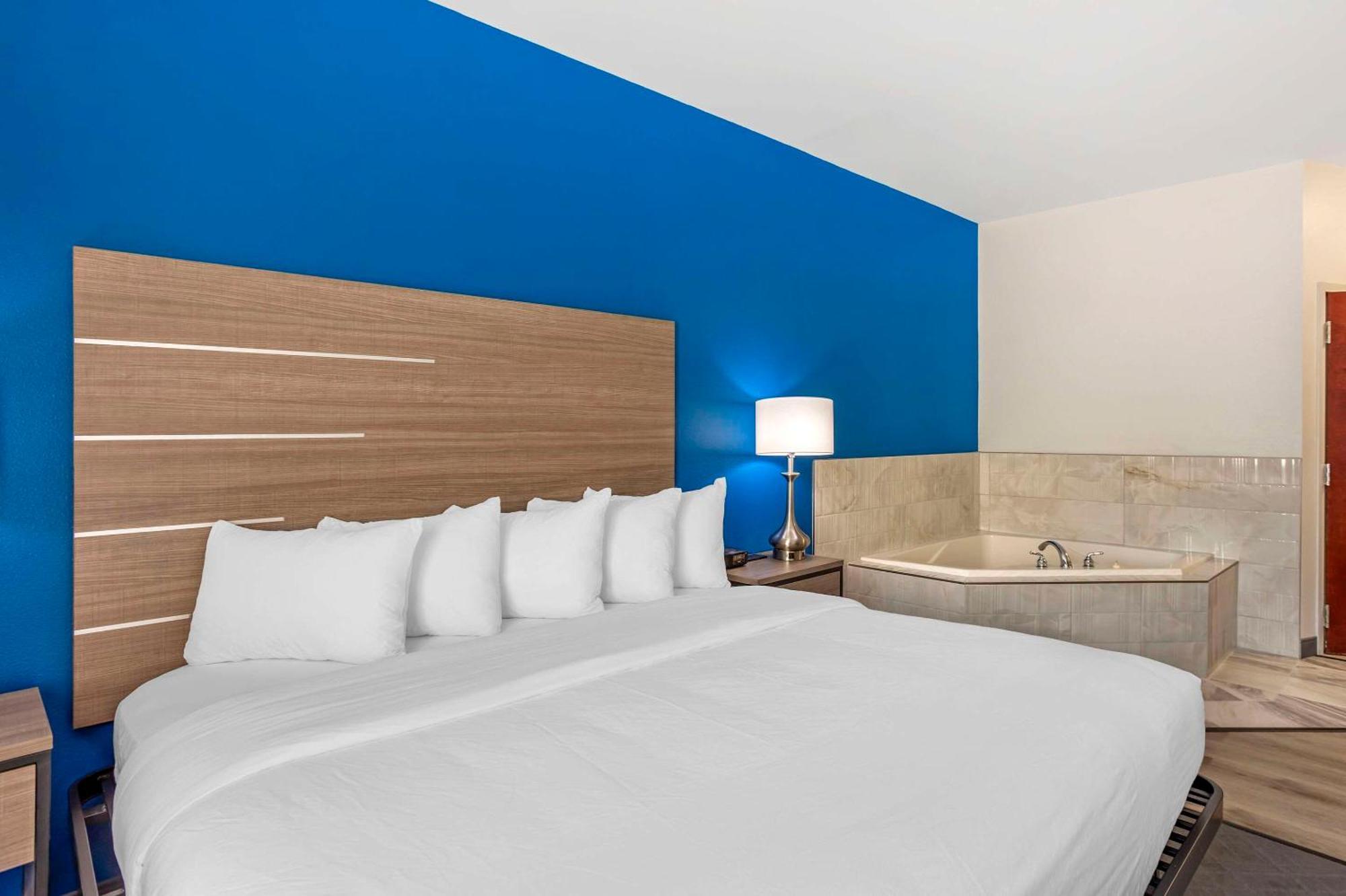 Comfort Inn & Suites Harrisburg-Hershey North Εξωτερικό φωτογραφία