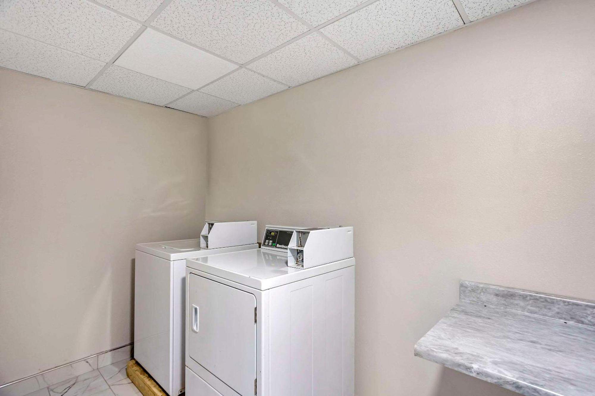 Comfort Inn & Suites Harrisburg-Hershey North Εξωτερικό φωτογραφία